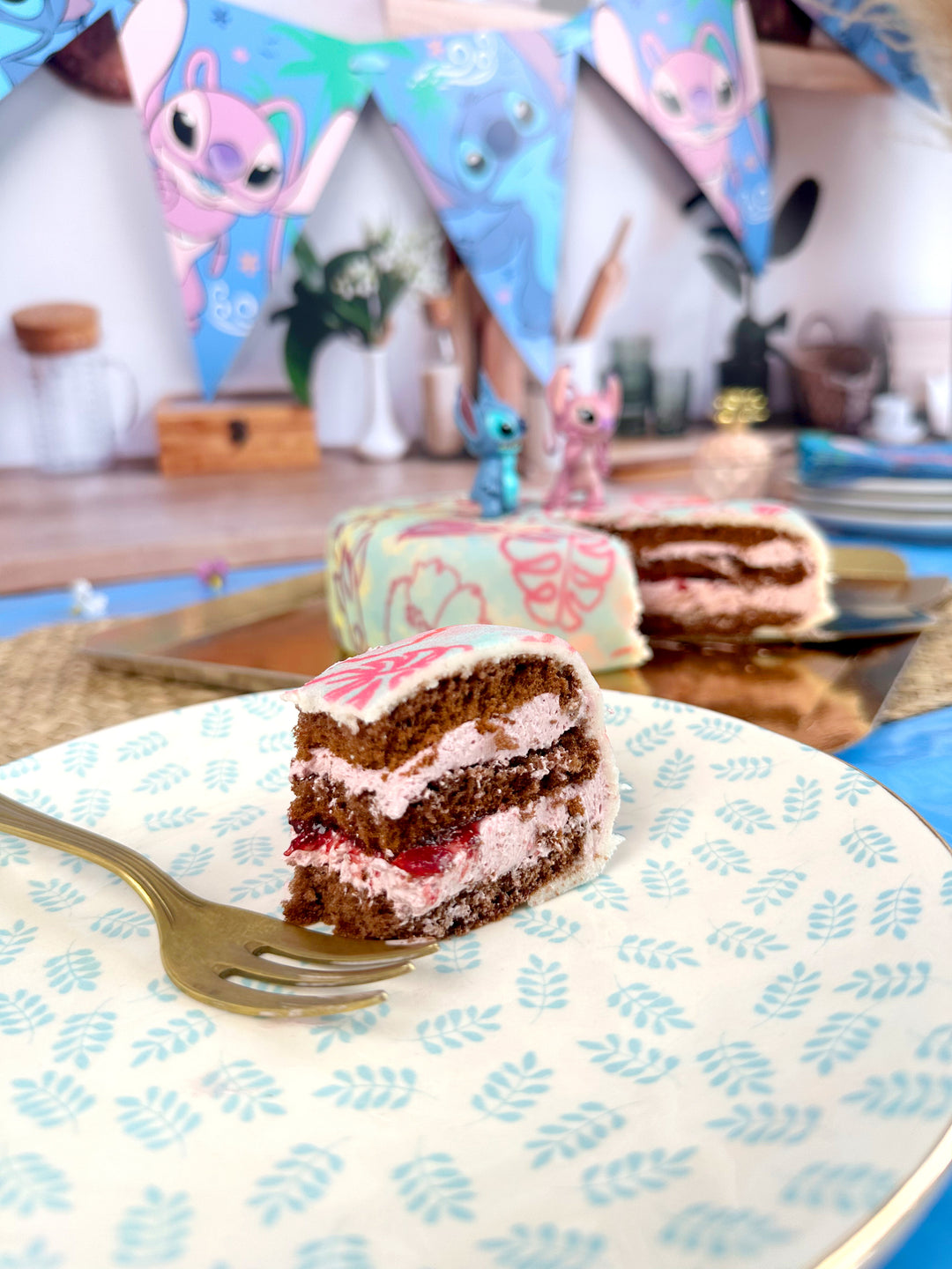 Angel & Stitch® sur gâteau tropical Deluxe