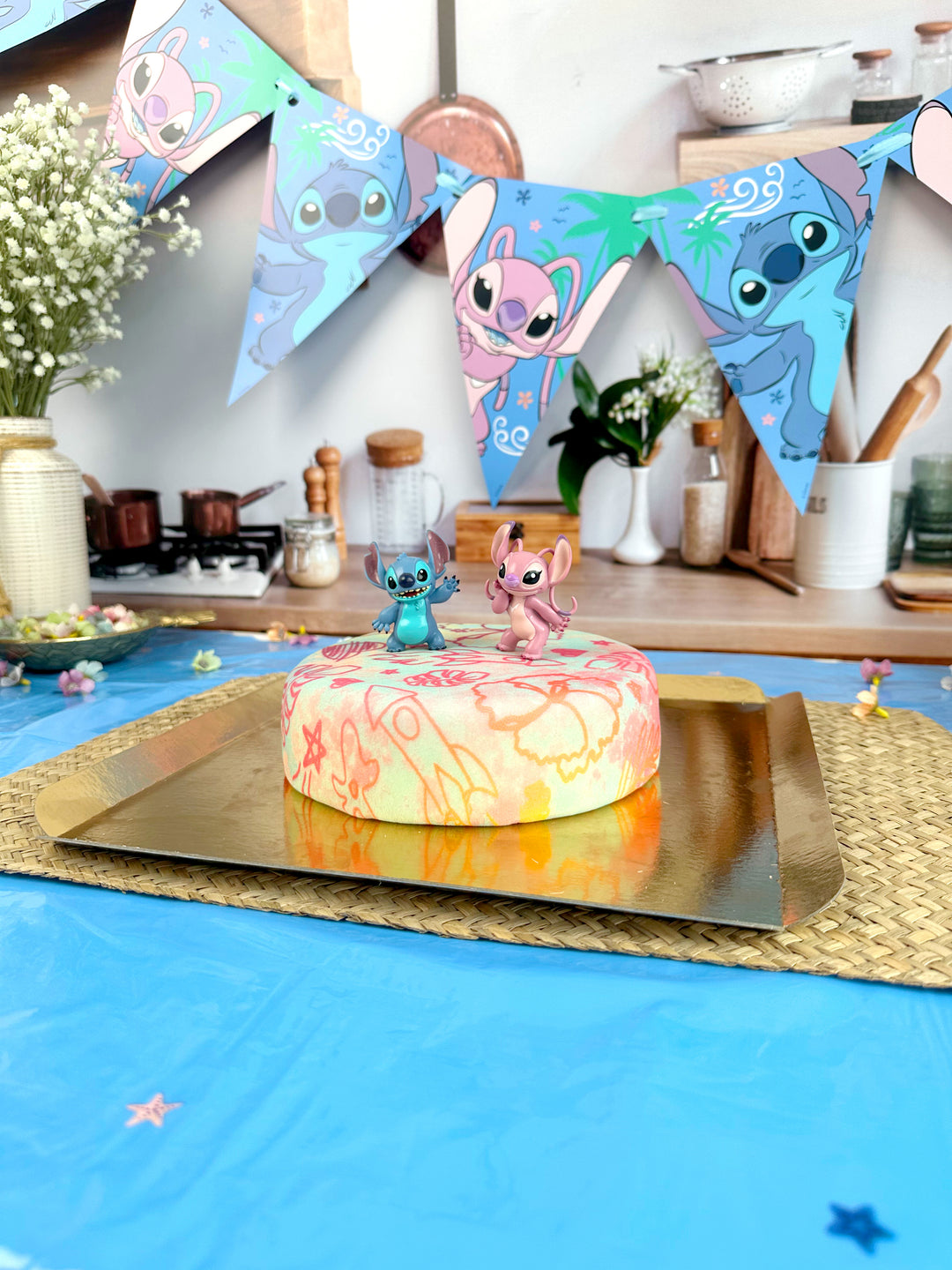 Angel & Stitch® sur gâteau tropical Deluxe