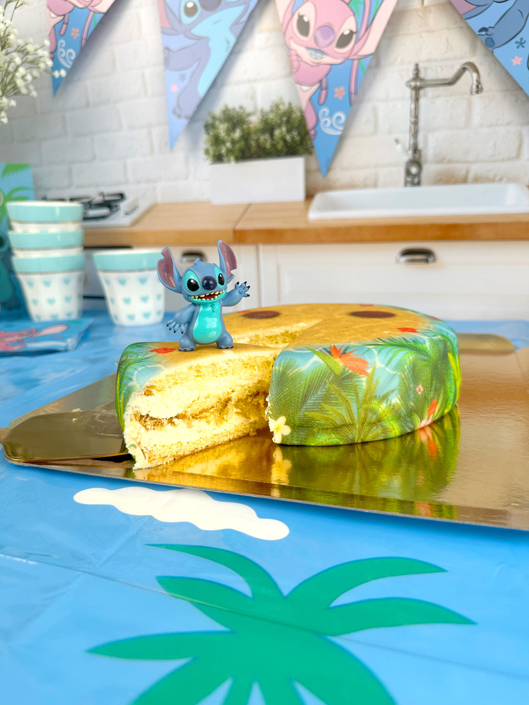 Stitch® sur gâteau plage tropicale