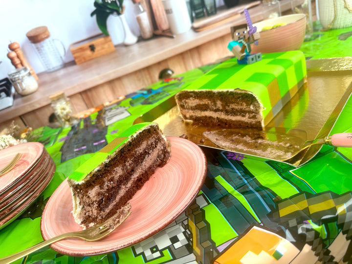 Figurine Minecraft® sur gâteau « monde des jeux »