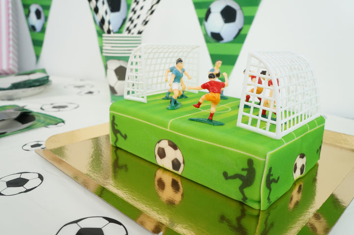 Joueurs de foot sur gâteau terrain 