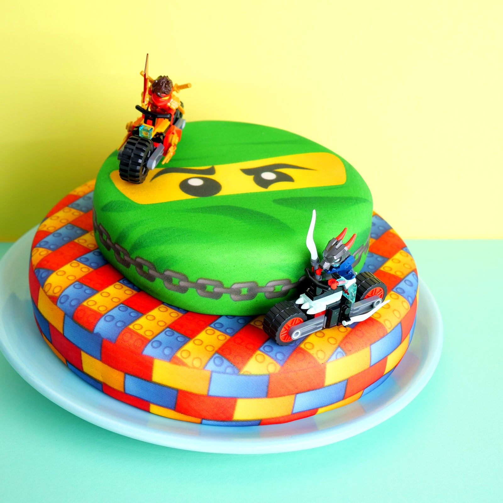 Lego® Ninjago® Rouge sur gâteau ninja à deux étages