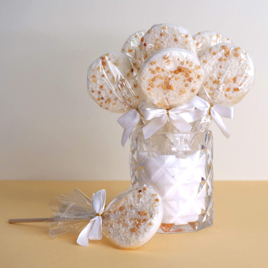 Sucettes blanches au praliné et noix de coco râpée (10 pièces)