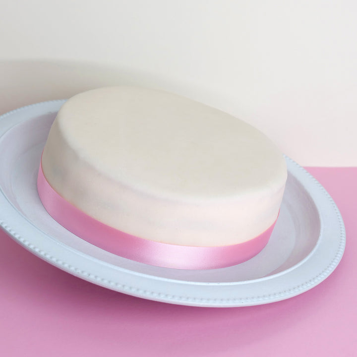Gâteau Blanc avec Ruban