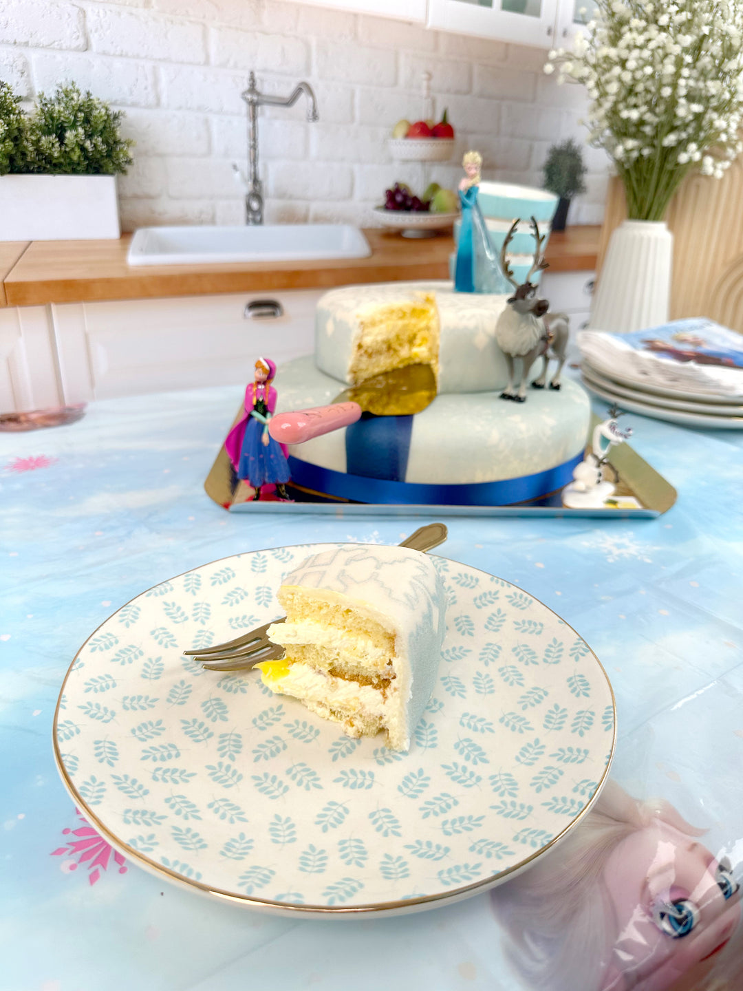 La Reine des Neiges® et ses compagnons sur gâteau