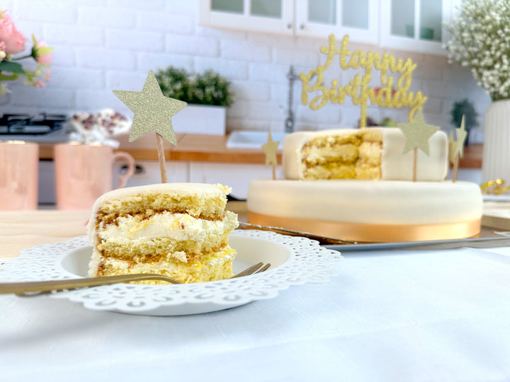 Gâteau Blanc avec Ruban sur deux étages