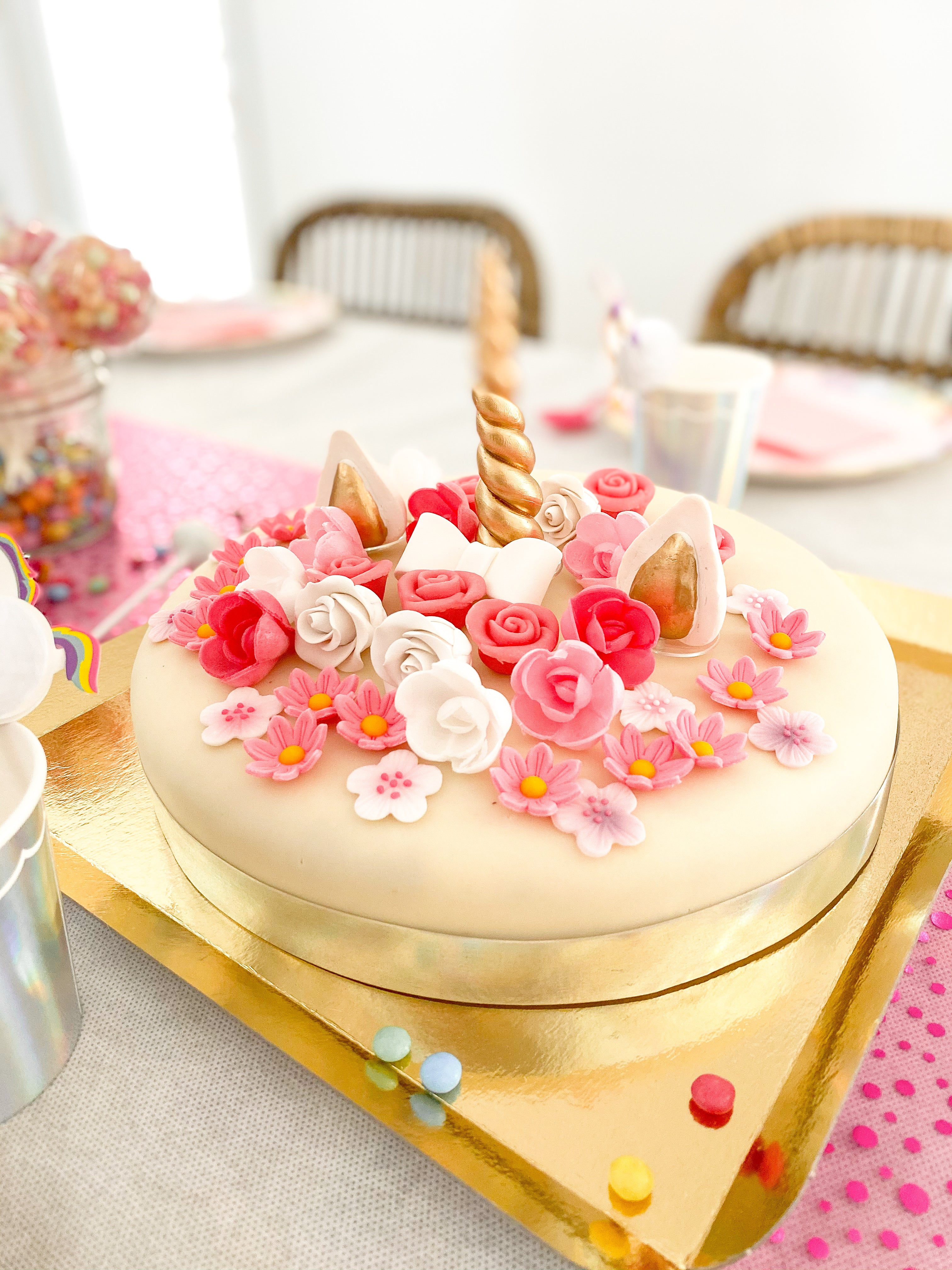 Gâteau Blanc avec Ruban 🍰 votregateau.fr