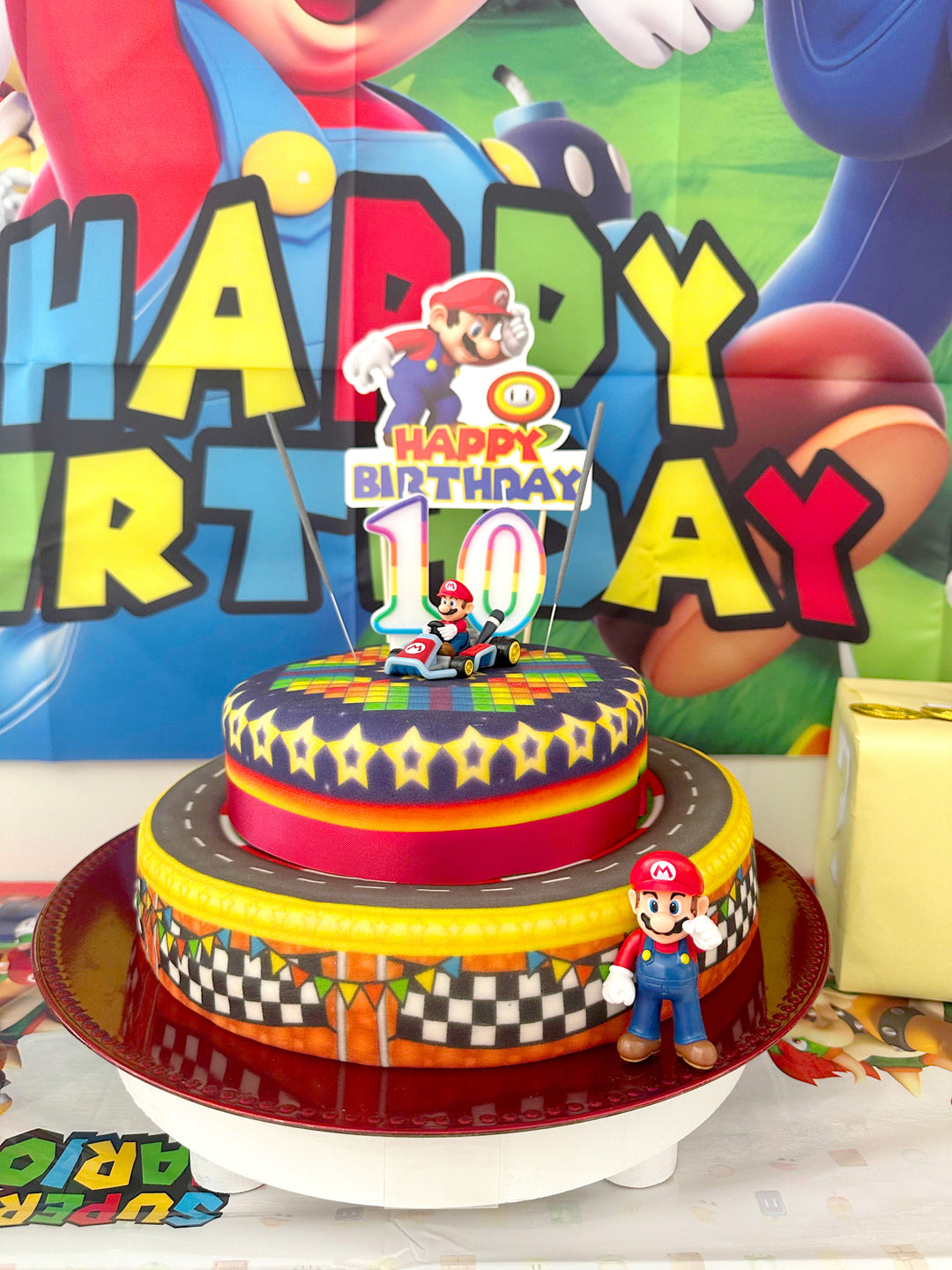 Mario Kart® sur gâteau piste de course à 2 étages