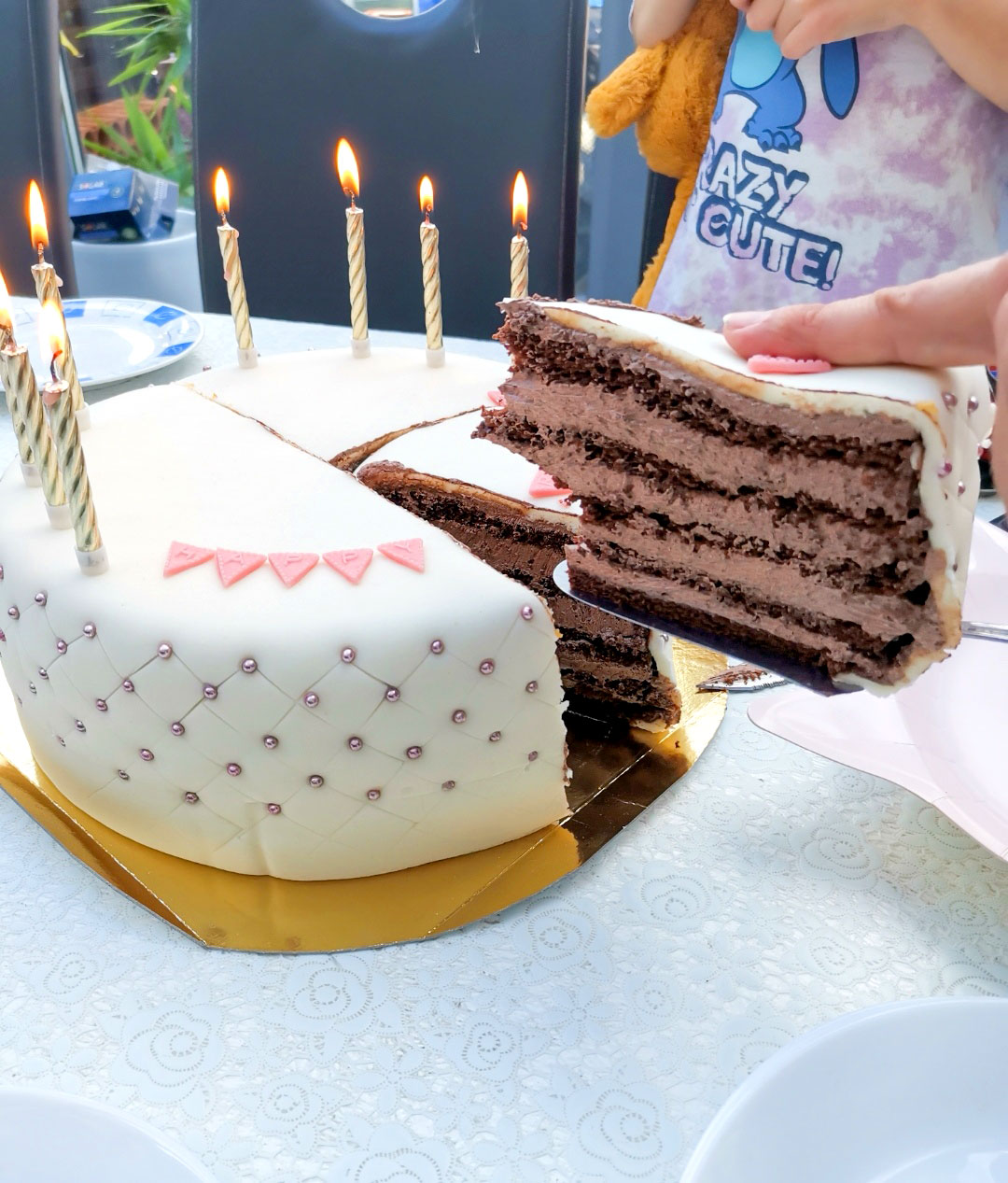 birthday deluxe Torte anschnitt schoko