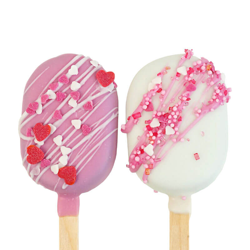 Love-Cake-Popsicle mit Herzkonfetti