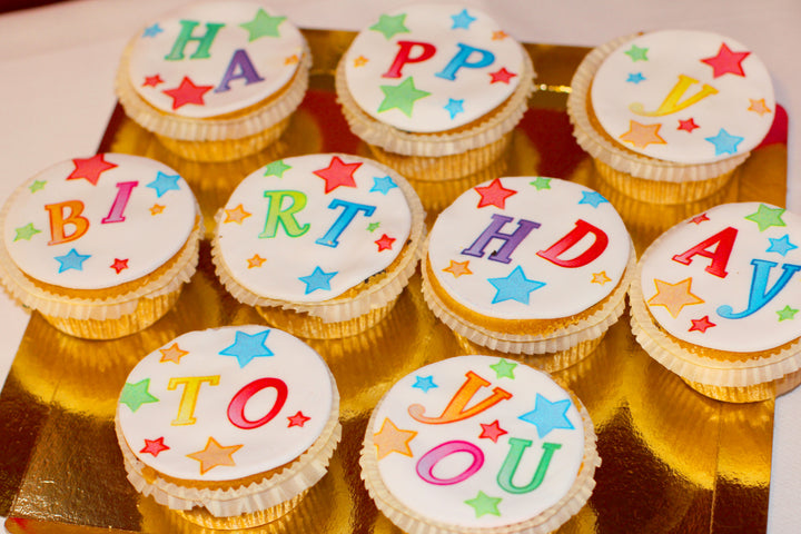 Cupcakes d'anniversaire (9 pièces)