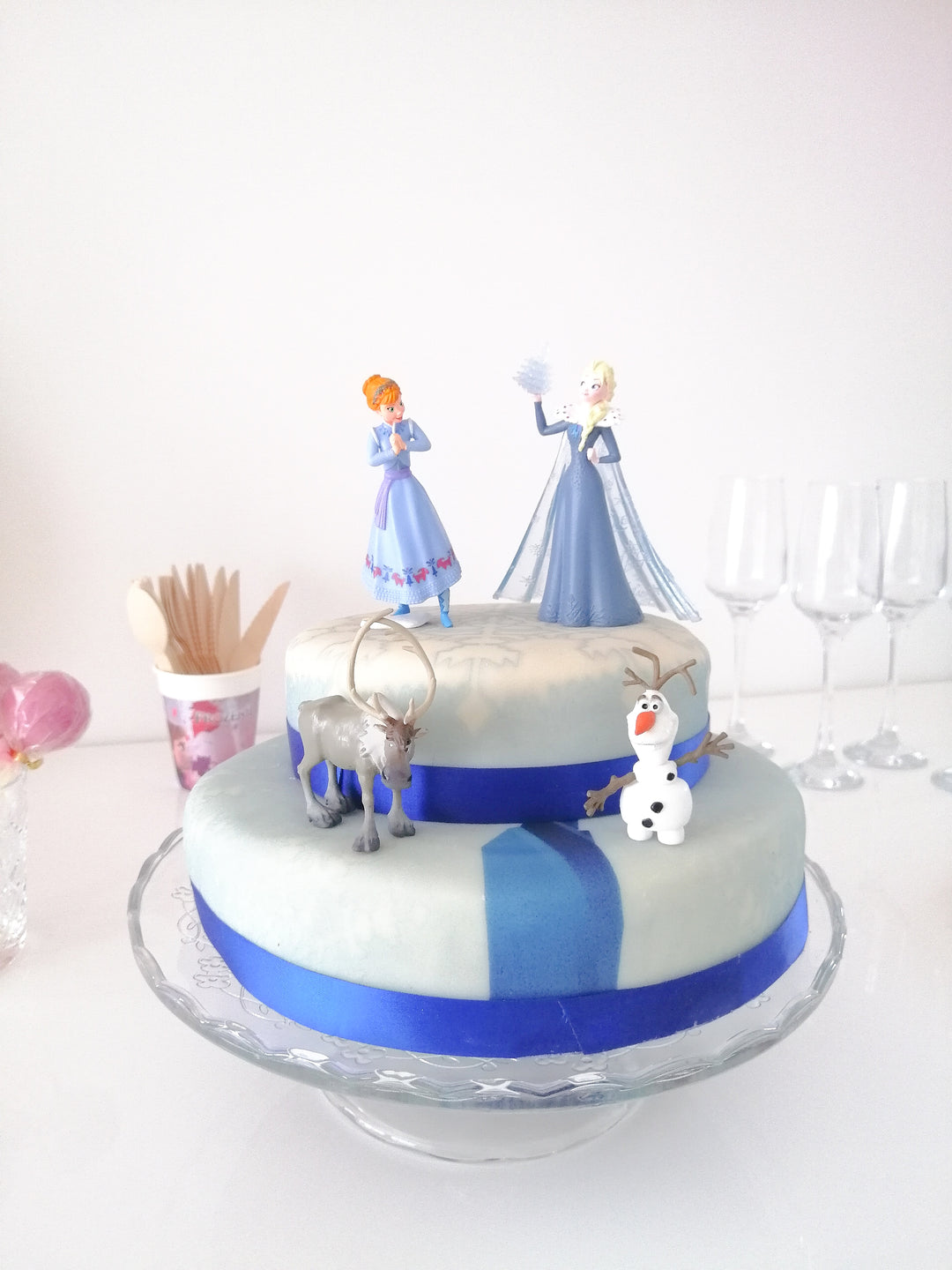 La Reine des Neiges® et ses compagnons sur gâteau