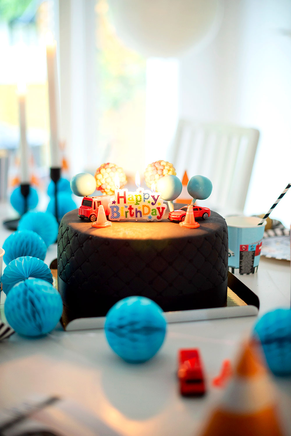 Gâteau Deluxe noir avec ruban