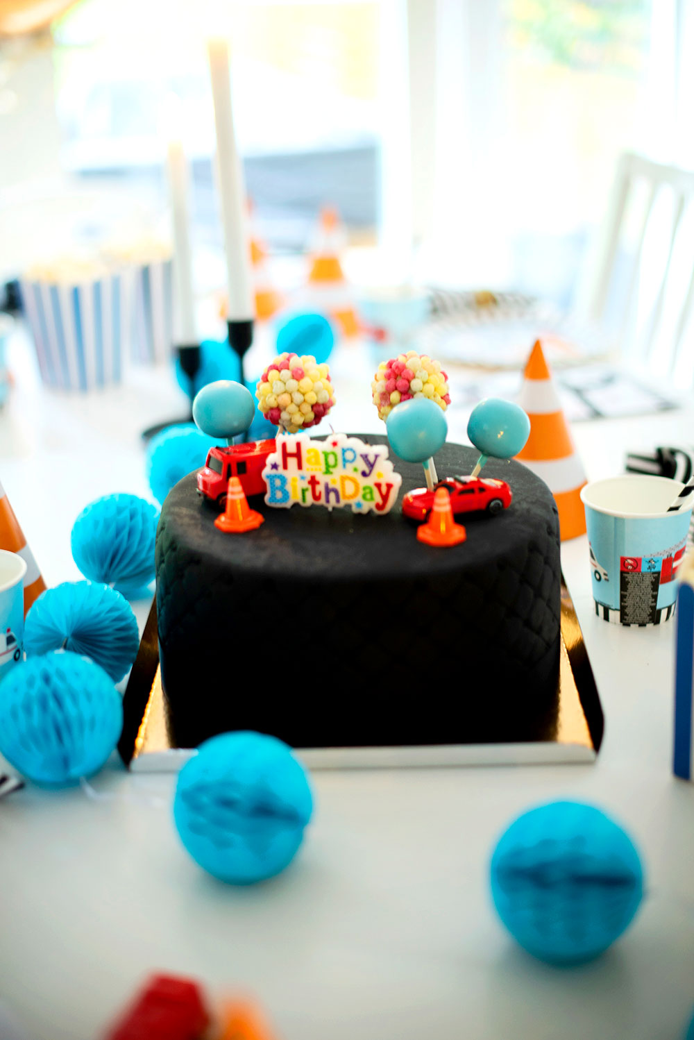 Gâteau Deluxe noir avec ruban