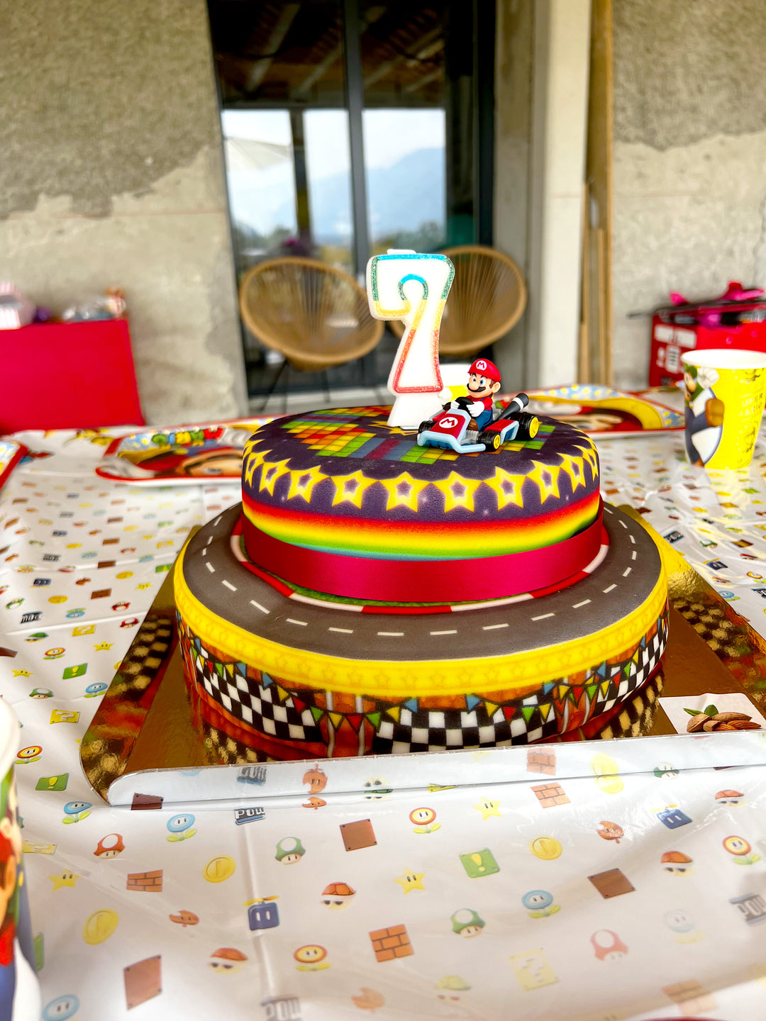 Mario Kart® sur gâteau piste de course à 2 étages