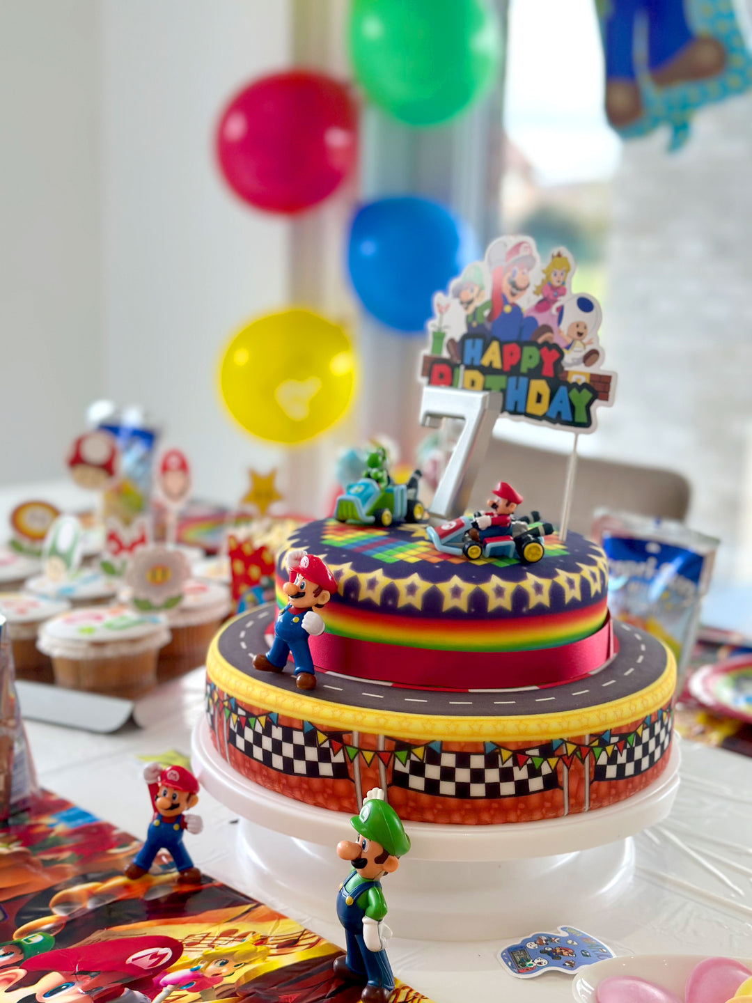 Mario Kart® sur gâteau piste de course à 2 étages