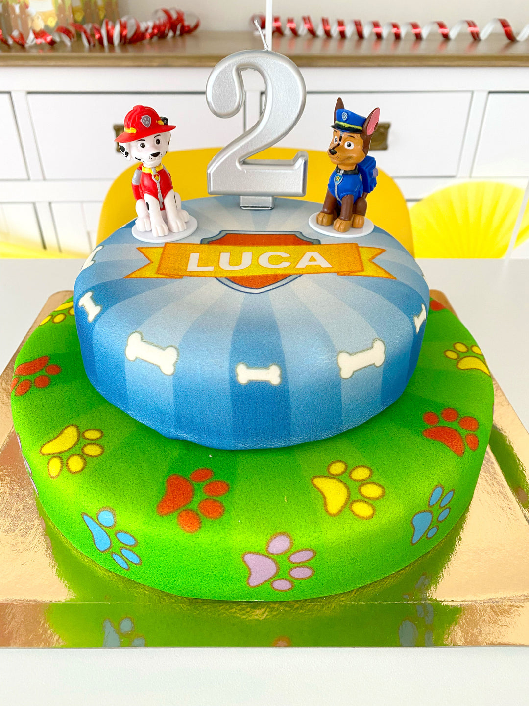 Gâteau figurines Pat'Patrouille® 2 étages - Chase et Marcus