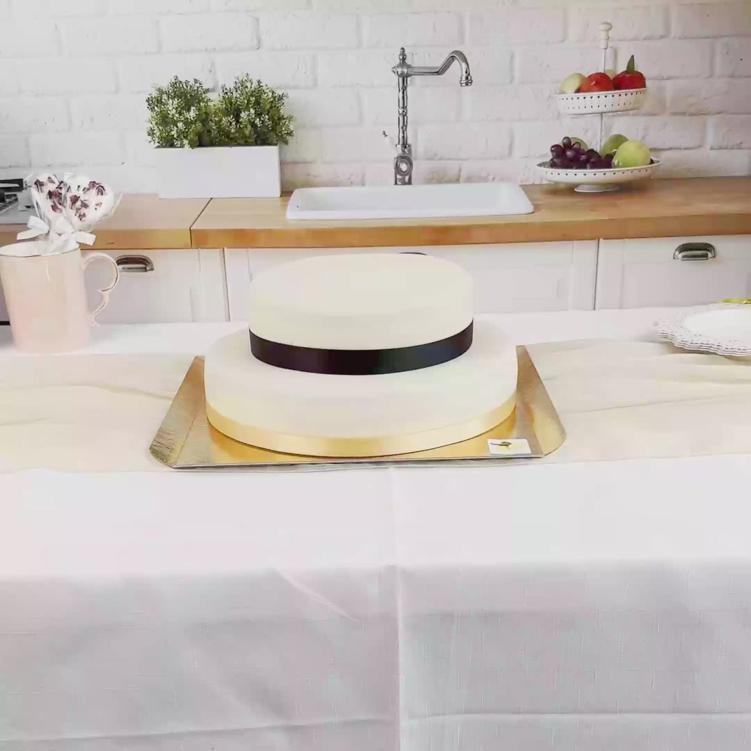 Gâteau Blanc avec Ruban sur deux étages