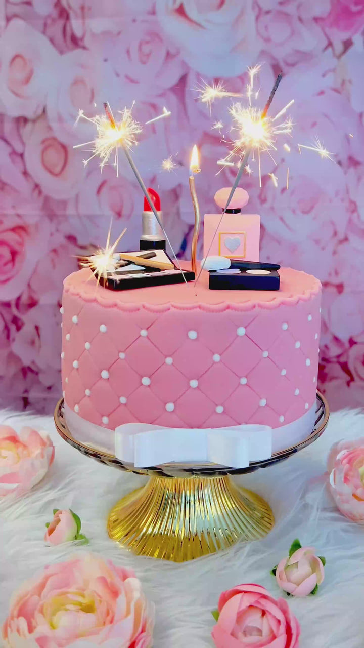 Gâteau Deluxe maquillage avec ruban blanc