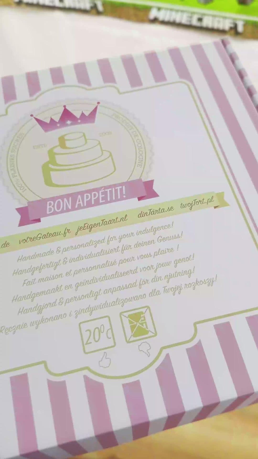 Figurine Minecraft® sur gâteau « monde des jeux »