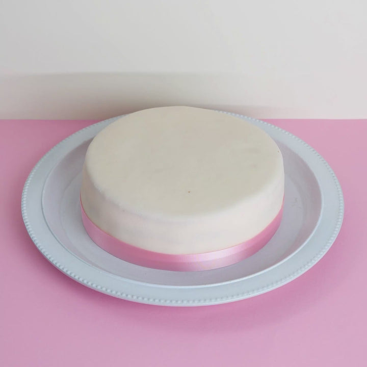Gâteau Blanc avec Ruban