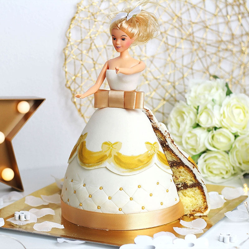 Gâteau Poupée Deluxe avec Robe Dorée