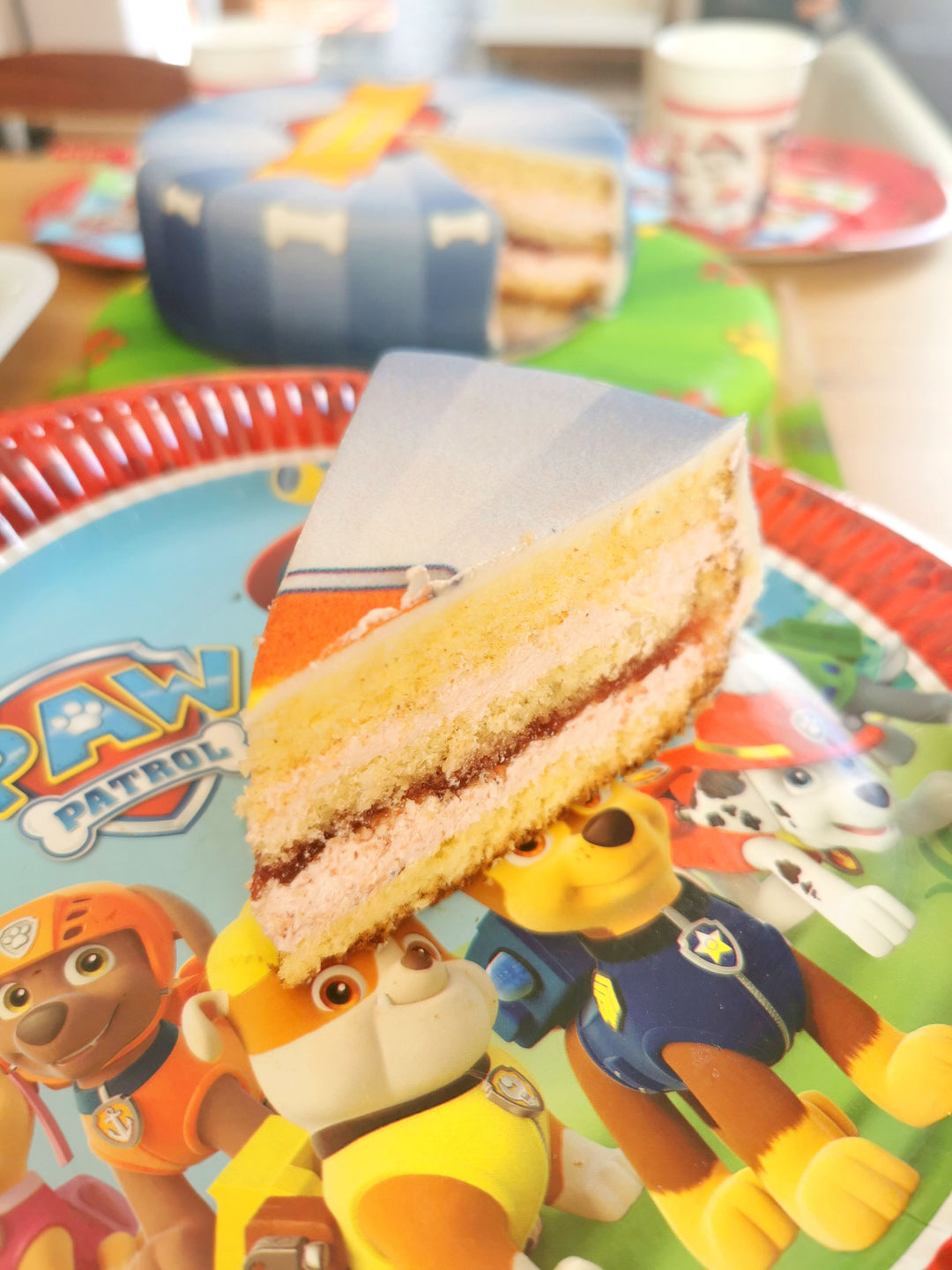 Gâteau figurines Pat'Patrouille® 2 étages - Chase et Marcus