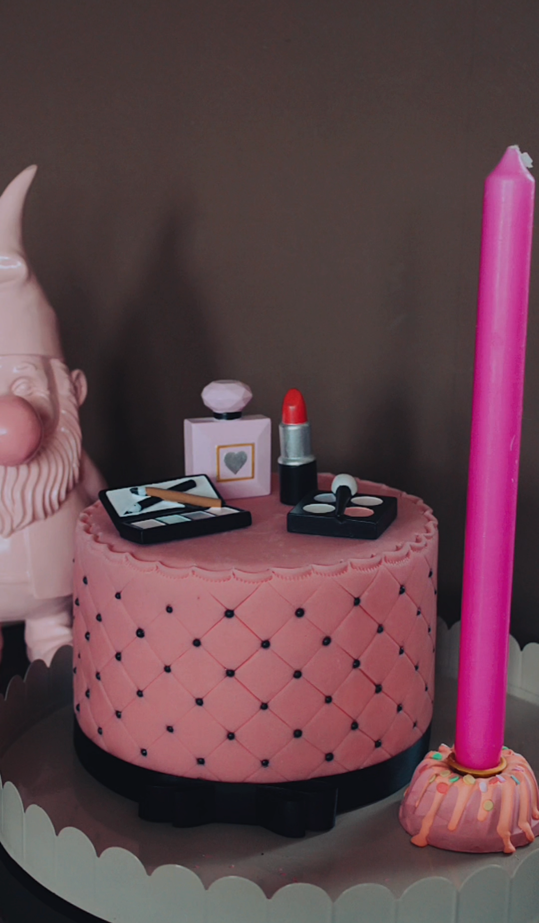 Gâteau Deluxe maquillage avec ruban noir