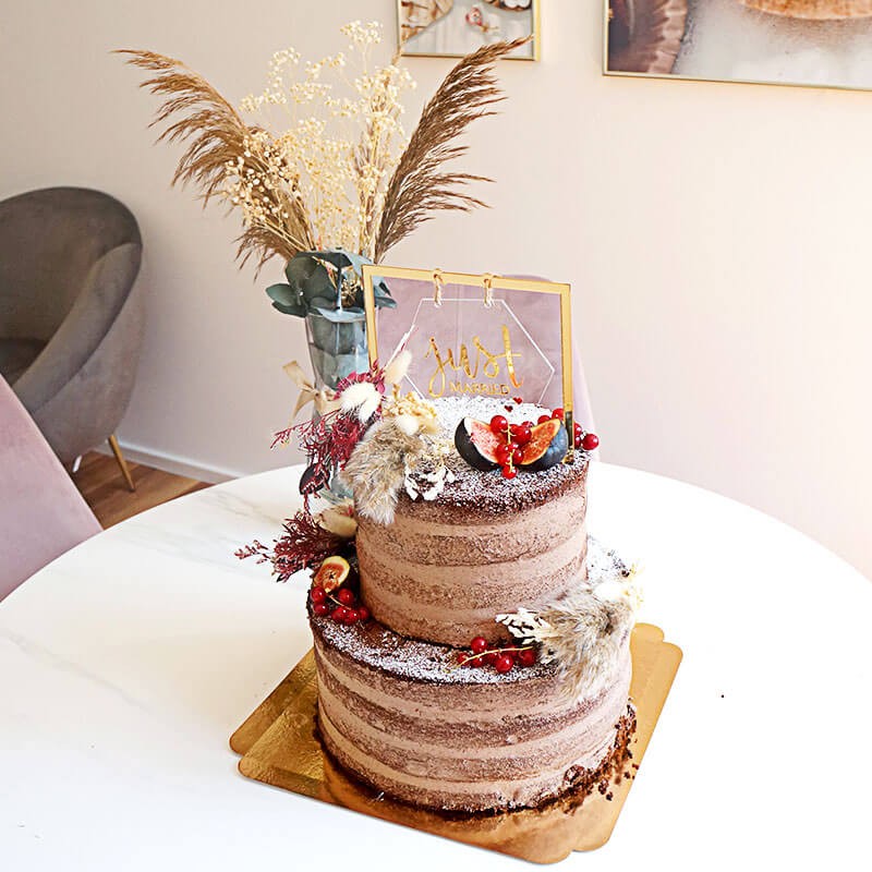 Gâteau de mariage bohème au chocolat à 2 étages, incluant décoration et cake-topper - pour 30 personnes