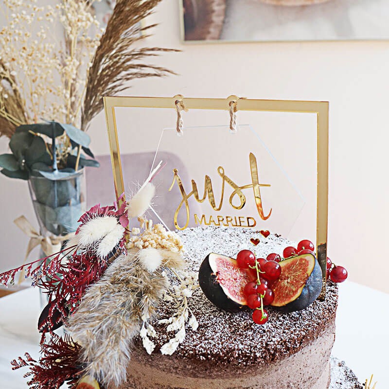 Gâteau de mariage bohème au chocolat à 2 étages, incluant décoration et cake-topper - pour 30 personnes